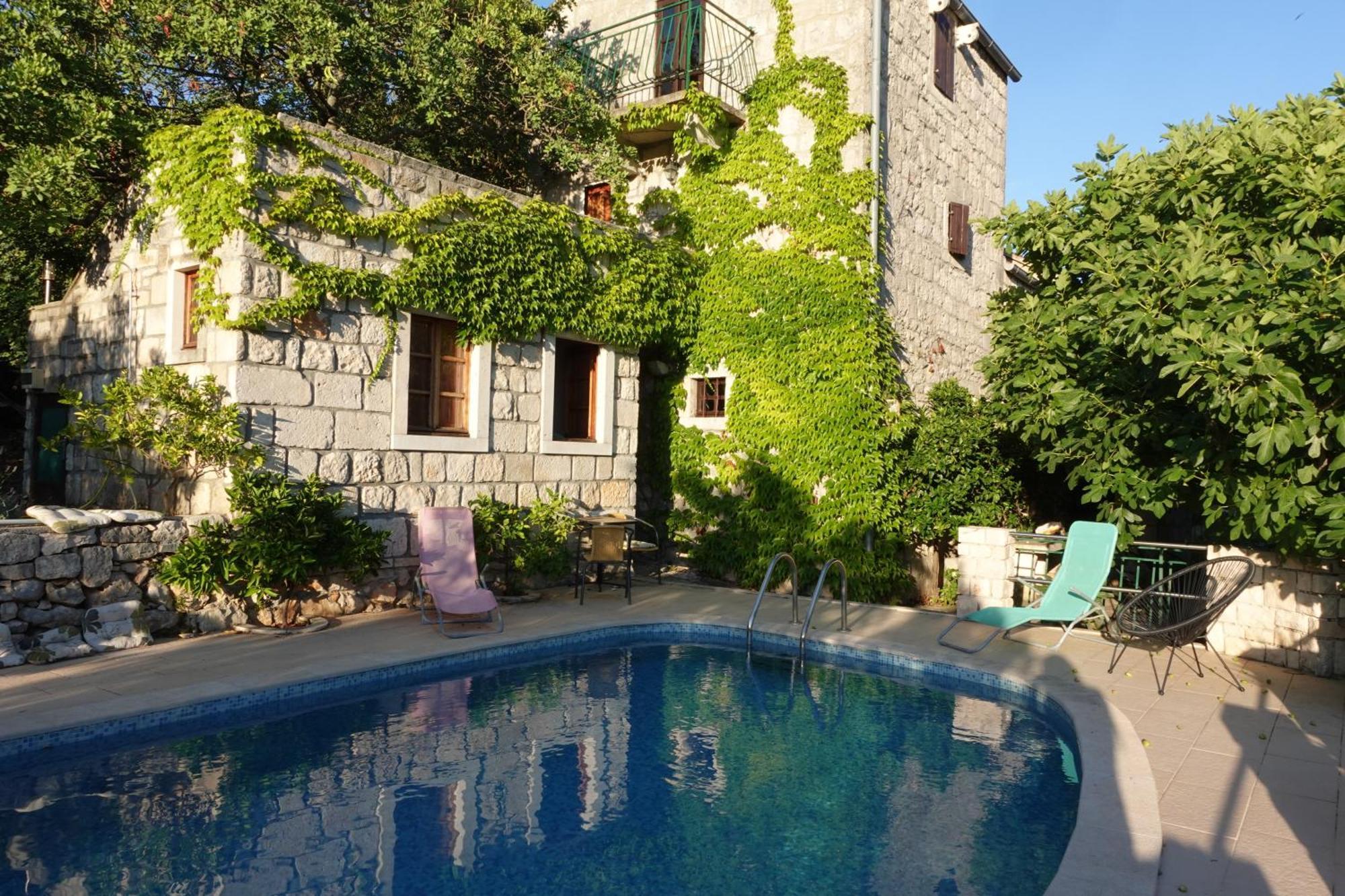 Holiday Home Villa Kastel Zrnovo Экстерьер фото