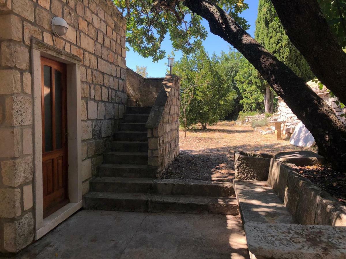 Holiday Home Villa Kastel Zrnovo Экстерьер фото