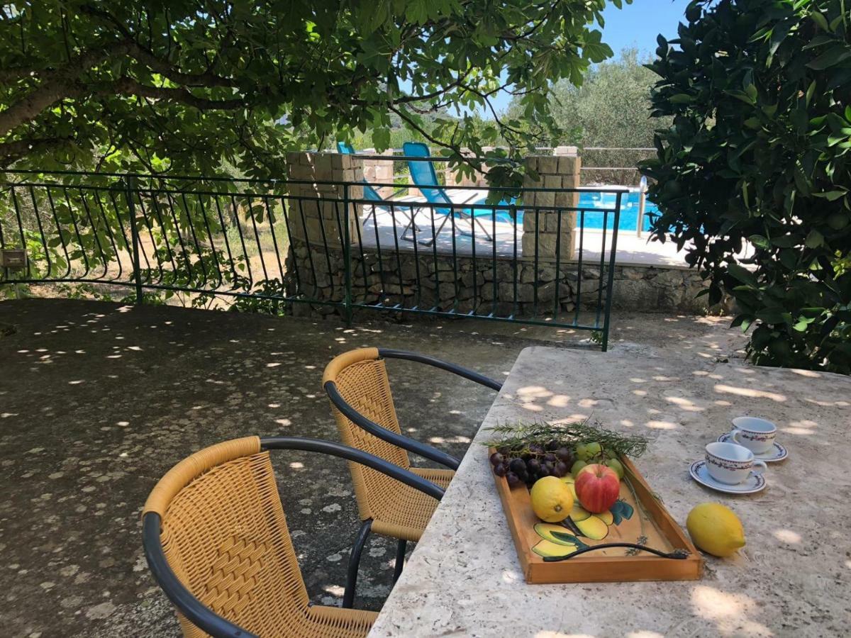 Holiday Home Villa Kastel Zrnovo Экстерьер фото
