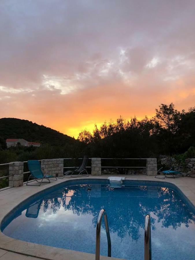 Holiday Home Villa Kastel Zrnovo Экстерьер фото